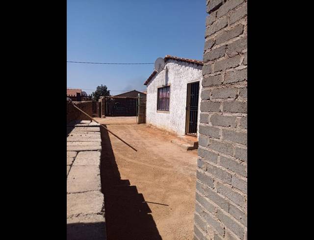 2 BEDROOM HOUSE FOR SALE IN SOSHANGUVE R